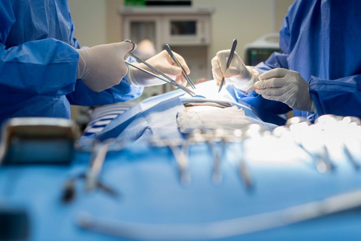 Cosa succede quando i chirurghi lasciano degli oggetti nei loro pazienti? 15