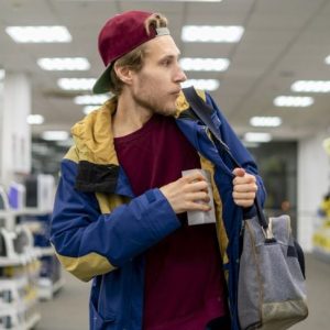 Capire la cleptomania Capire la cleptomania
