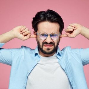 Come liberare le orecchie e affrontare il problema del cerume Come liberare le orecchie e affrontare il problema del cerume
