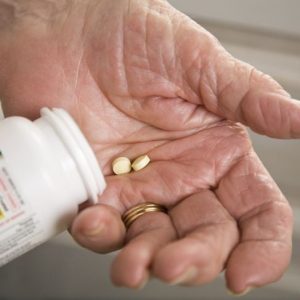 Perché i medici non prescrivono l’aspirina agli adulti più anziani