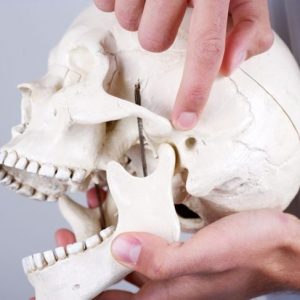 Cause, sintomi e trattamenti della disfunzione dell’articolazione temporo-mandibolare Cause, sintomi e trattamenti della disfunzione dell’articolazione temporo-mandibolare