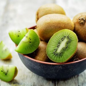 10 grandi benefici per la salute racchiusi in un piccolo kiwi