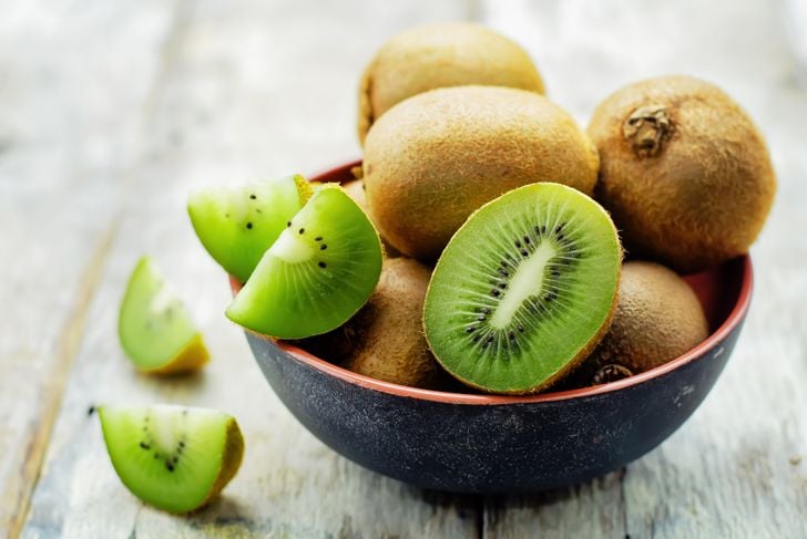 10 grandi benefici per la salute racchiusi in un piccolo kiwi 1