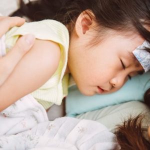Segni e cause della febbre nei bambini piccoli