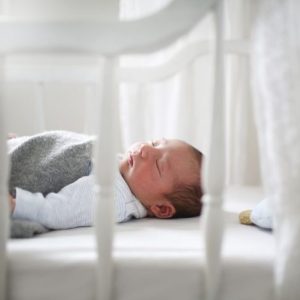 Dal non piangere al piangere fuori: Come far dormire il bambino