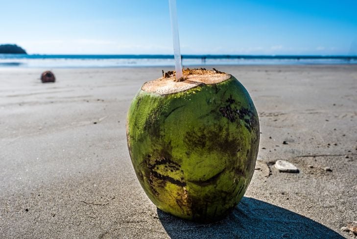 10 benefici dell'acqua di cocco per la salute 1