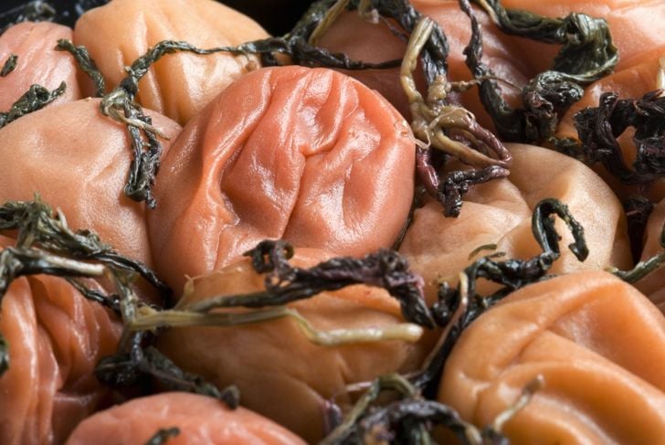Mangiate le prugne Umeboshi per i loro sorprendenti benefici per la salute 15