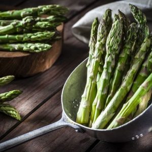10 motivi per mangiare gli asparagi