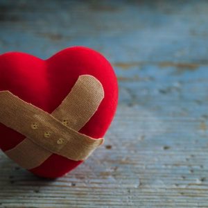 10 sintomi comuni di dolore al petto e il loro significato