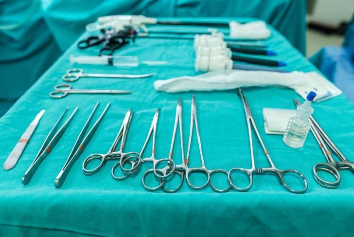 Cosa succede quando i chirurghi lasciano degli oggetti nei loro pazienti? 17