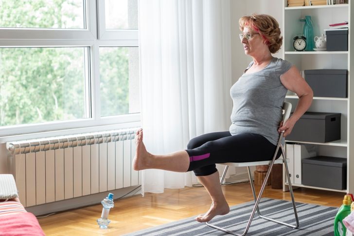 Gli esercizi da seduti che possono dare il via alla vostra routine di allenamento 5