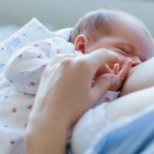 Con quale frequenza si dovrebbe allattare?