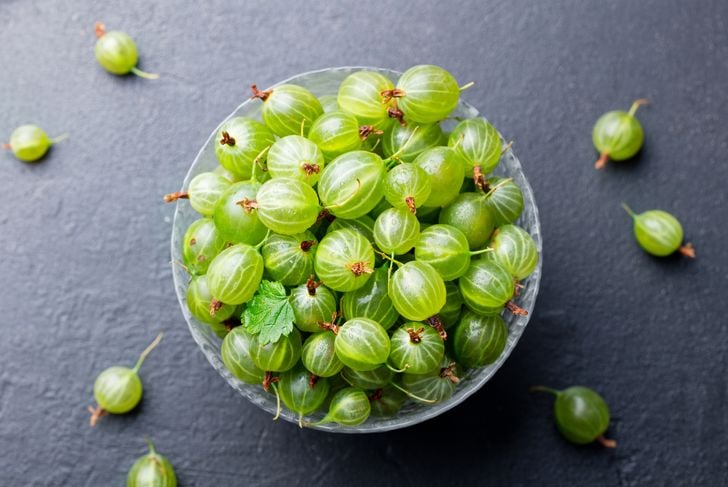 I 10 principali benefici dell'uva spina per la salute 1