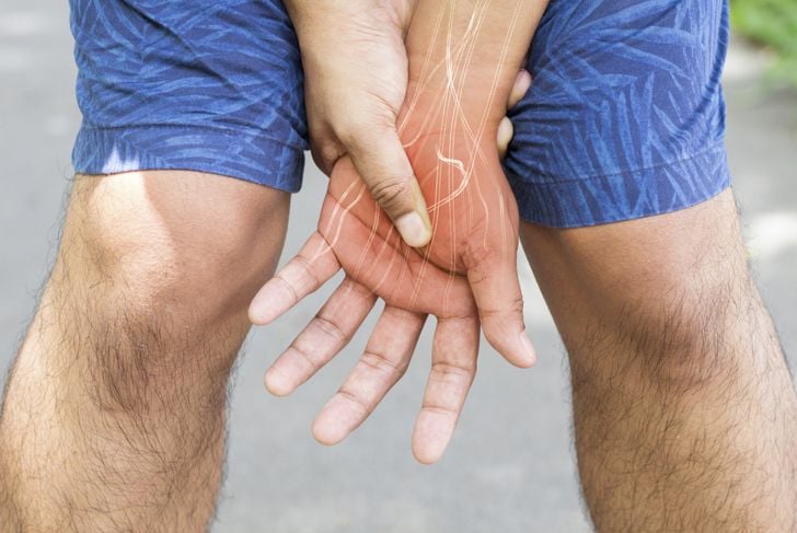Con un colpo di polso: Le principali cause del dolore al polso 11