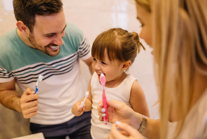 Che cosa fare quando i bambini non vogliono lavarsi i denti? 1