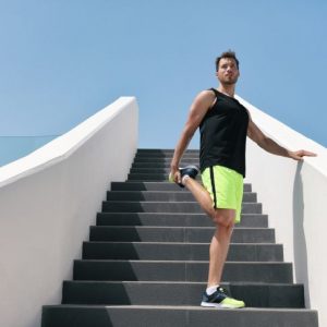 Semplici esercizi per le gambe da fare ovunque Semplici esercizi per le gambe da fare ovunque