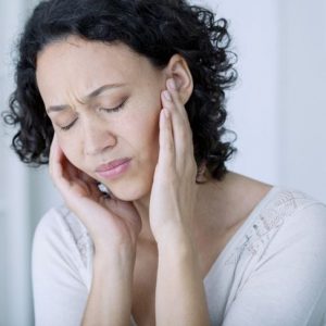 10 sintomi di infezione all’orecchio