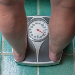 Fattori e condizioni dello stile di vita che causano l’apnea del sonno Fattori e condizioni dello stile di vita che causano l’apnea del sonno